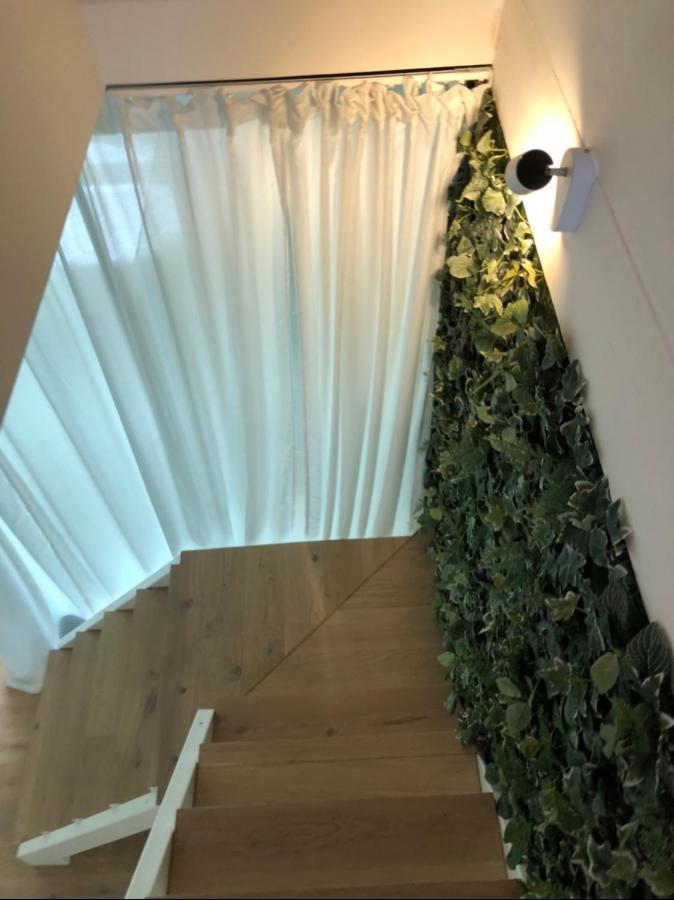 Lichtrijke loft bij restaurant Den Olifant Appartement Ieper Buitenkant foto