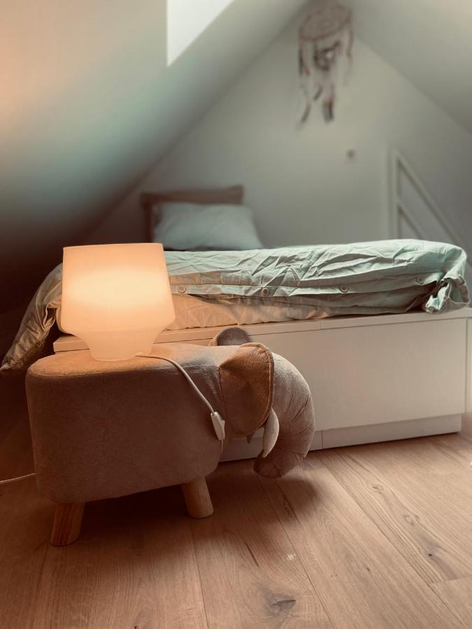 Lichtrijke loft bij restaurant Den Olifant Appartement Ieper Buitenkant foto
