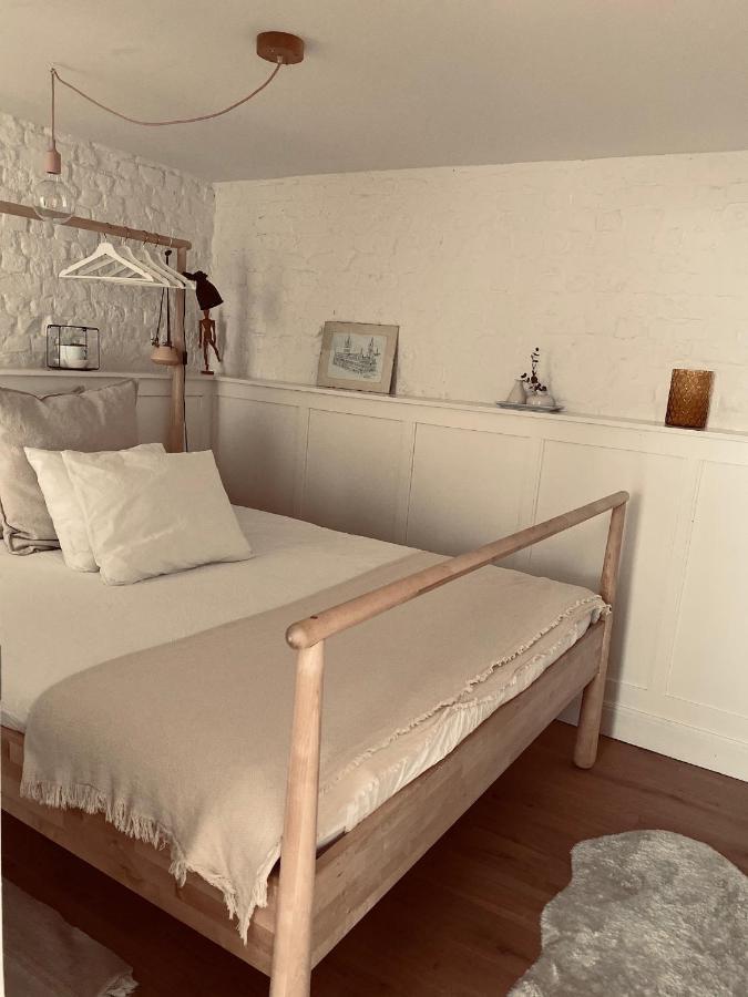 Lichtrijke loft bij restaurant Den Olifant Appartement Ieper Buitenkant foto