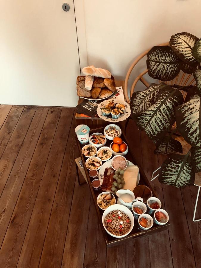 Lichtrijke loft bij restaurant Den Olifant Appartement Ieper Buitenkant foto