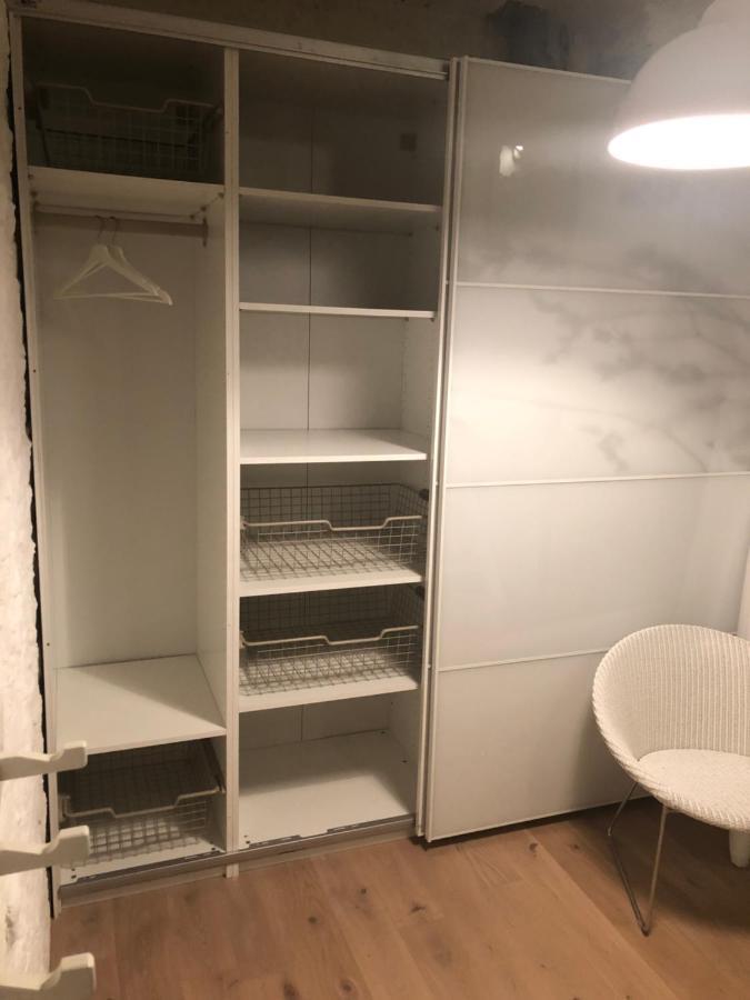 Lichtrijke loft bij restaurant Den Olifant Appartement Ieper Buitenkant foto