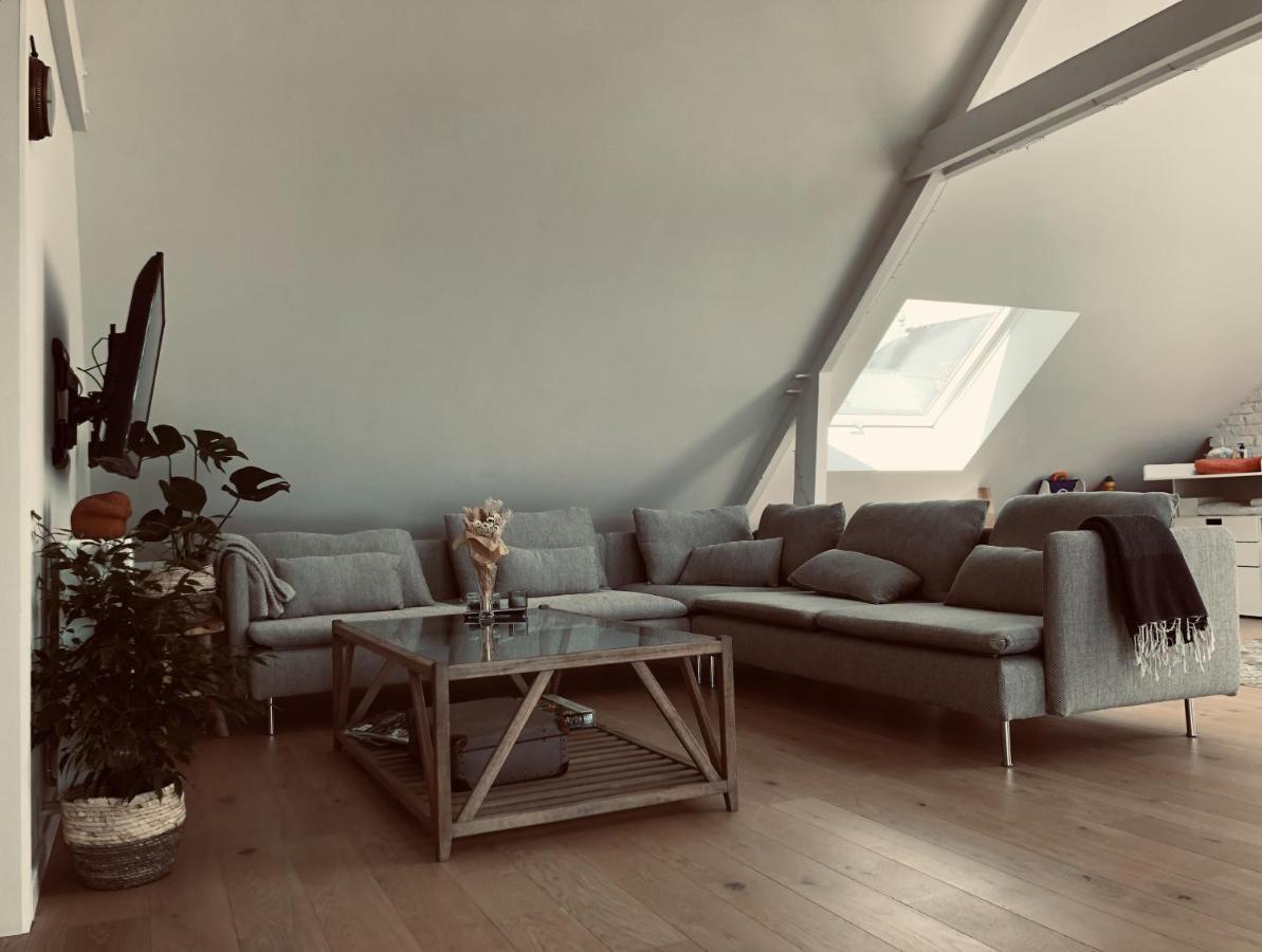 Lichtrijke loft bij restaurant Den Olifant Appartement Ieper Buitenkant foto