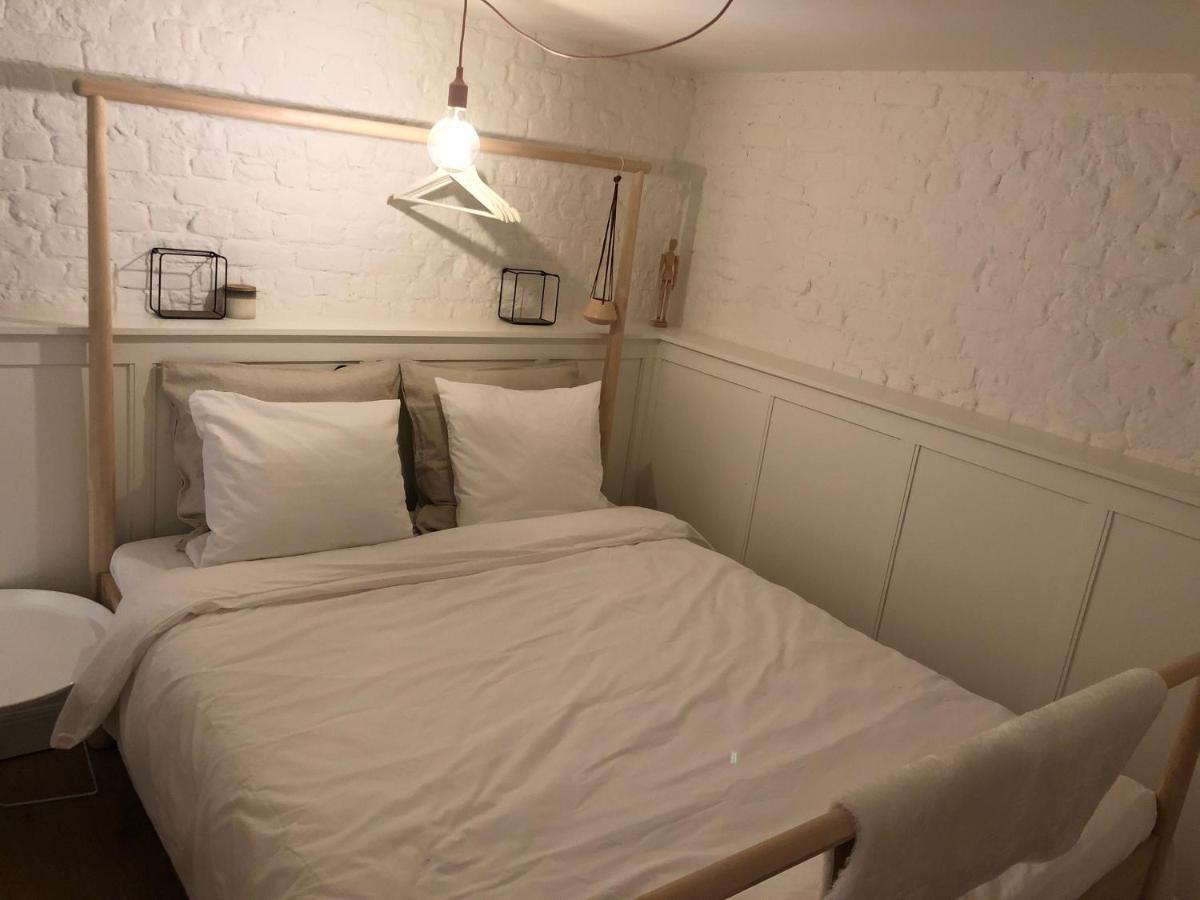 Lichtrijke loft bij restaurant Den Olifant Appartement Ieper Buitenkant foto