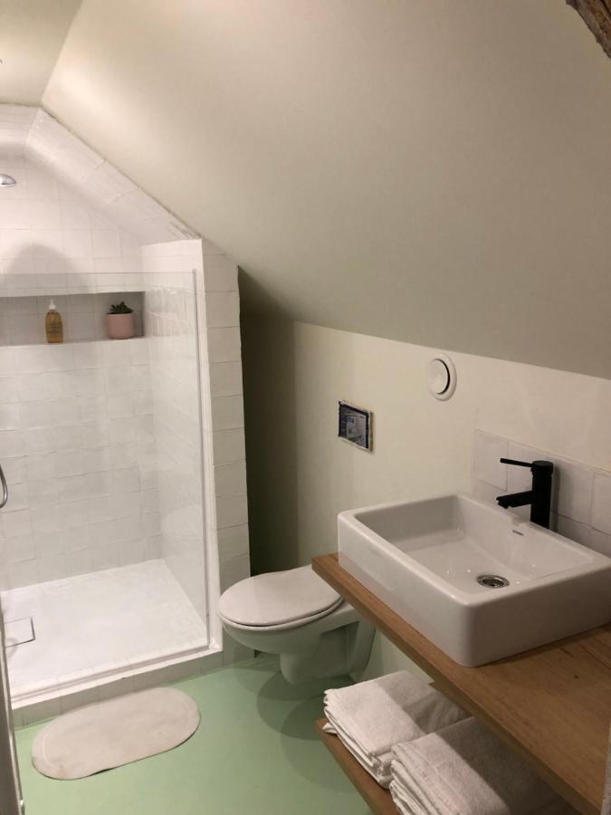 Lichtrijke loft bij restaurant Den Olifant Appartement Ieper Buitenkant foto