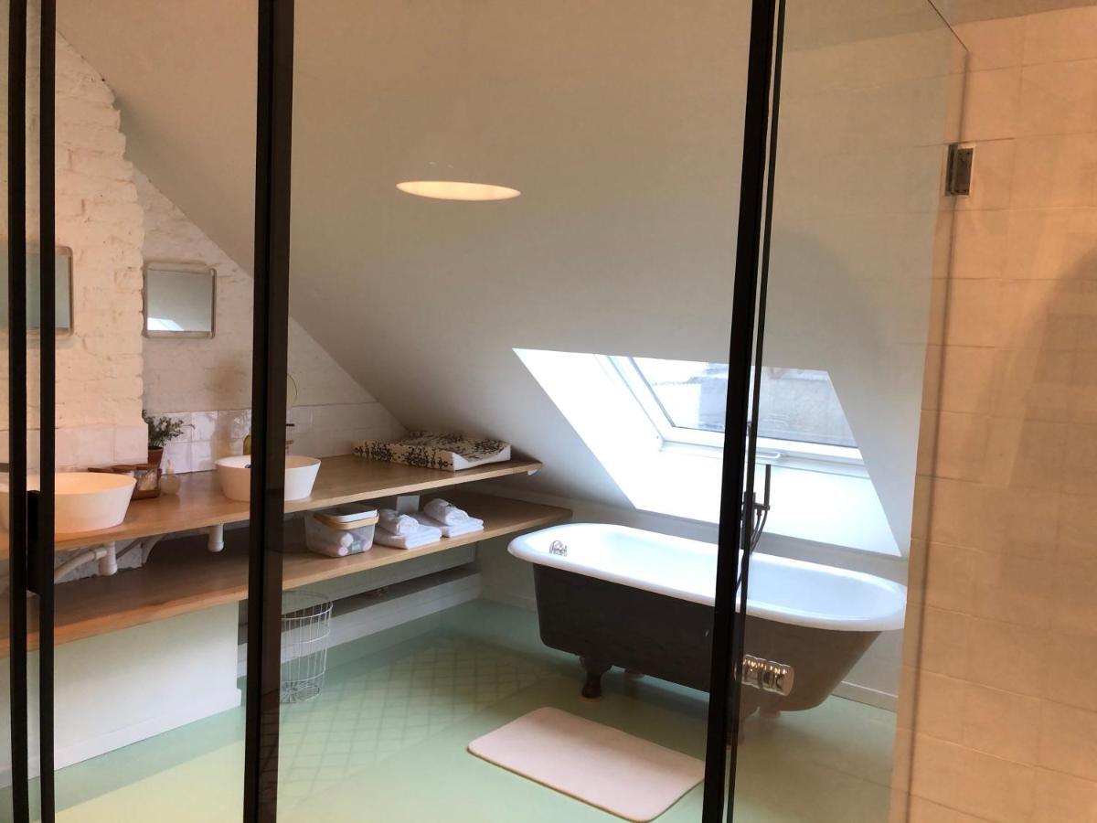 Lichtrijke loft bij restaurant Den Olifant Appartement Ieper Buitenkant foto