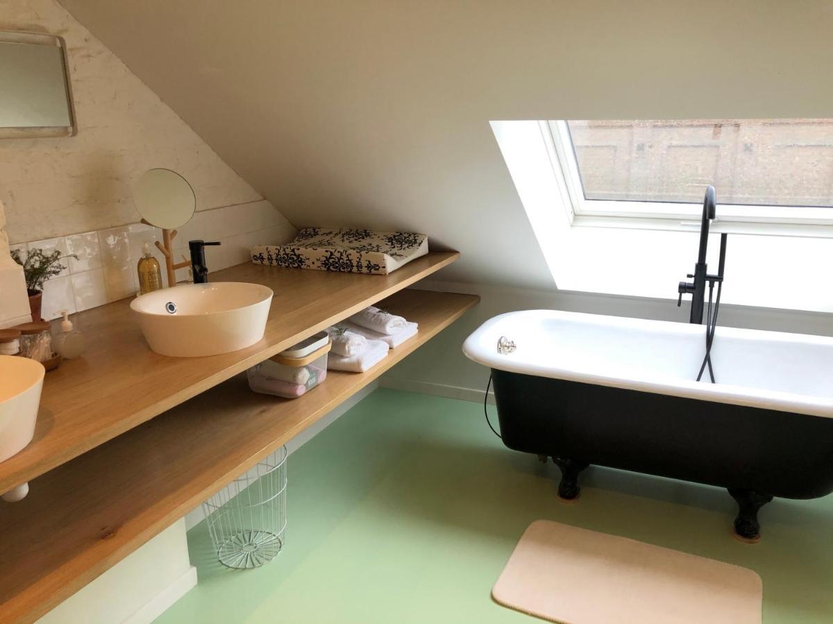 Lichtrijke loft bij restaurant Den Olifant Appartement Ieper Buitenkant foto
