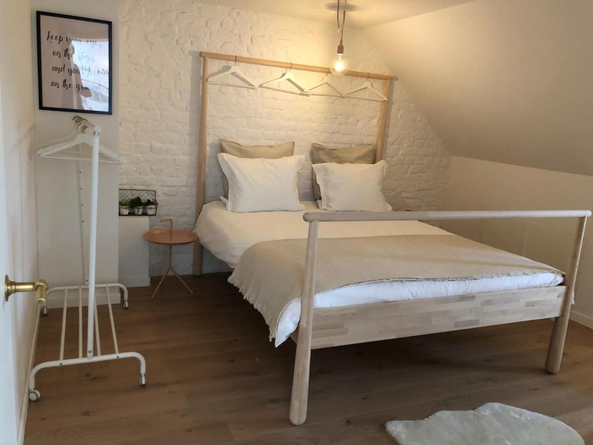 Lichtrijke loft bij restaurant Den Olifant Appartement Ieper Buitenkant foto